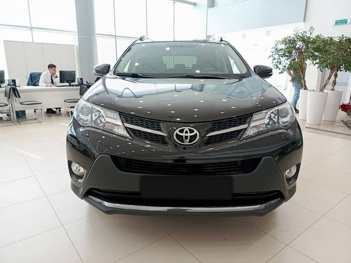Toyota RAV4 2015 года с пробегом. Фото: #1
