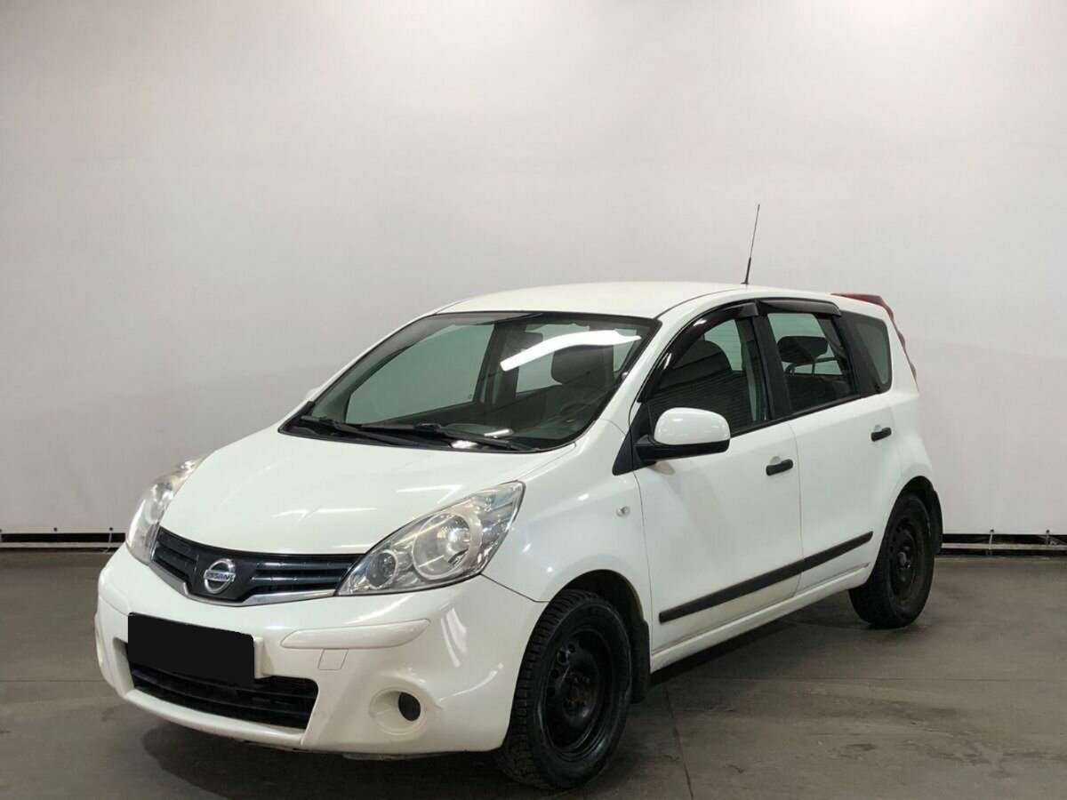 Nissan Note 2013 года с пробегом. Посмотреть фото