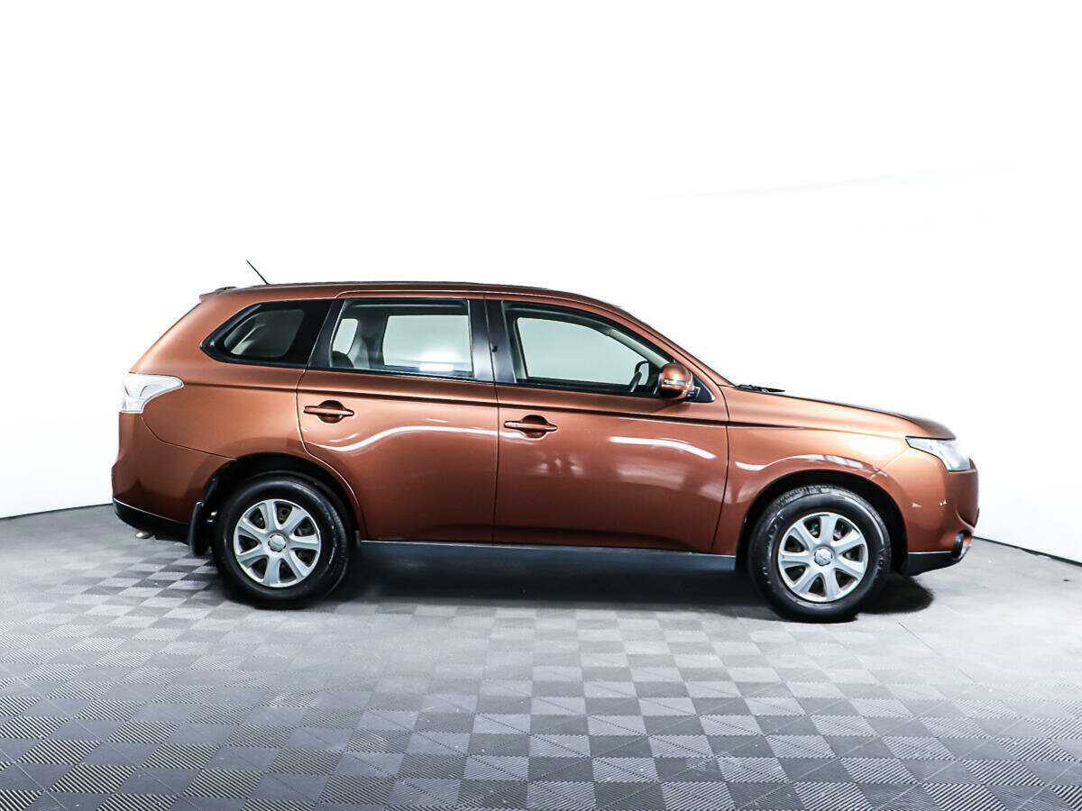 Mitsubishi Outlander 2012 года с пробегом. Фото: #3