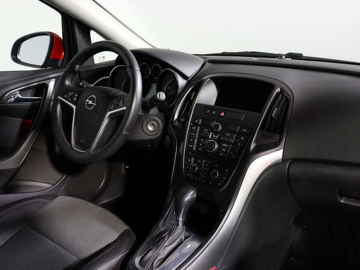 Opel Astra 2012 года с пробегом. Фото: #6