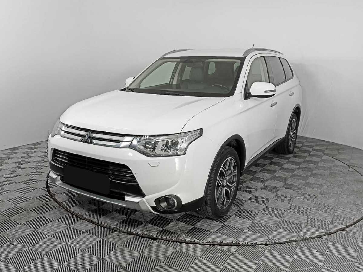 Mitsubishi Outlander 2014 года с пробегом. Посмотреть фото
