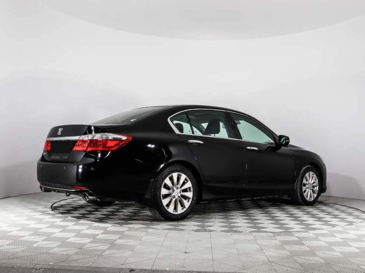 Honda Accord 2013 года с пробегом. Фото: #4