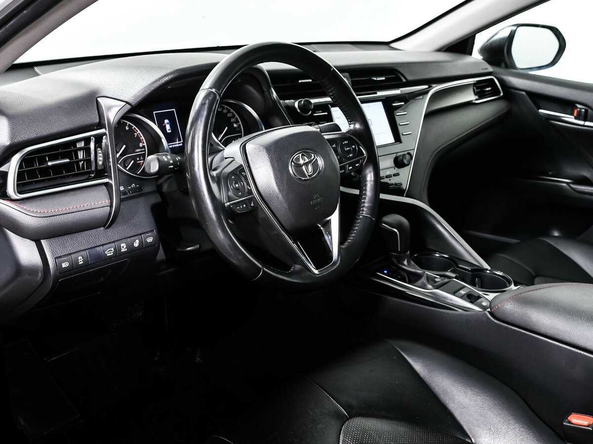 Toyota Camry 2020 года с пробегом. Фото: #11