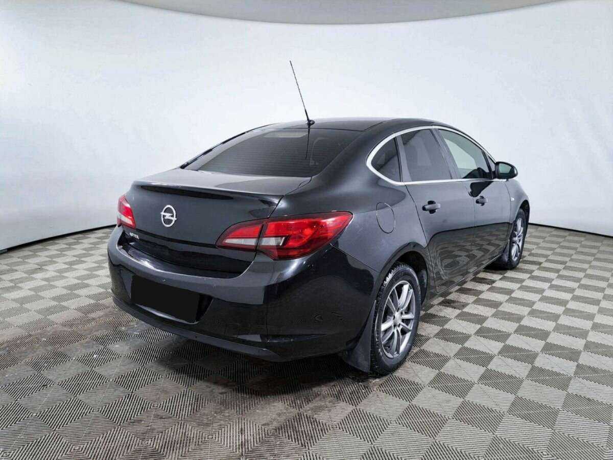 Opel Astra 2014 года с пробегом. Фото: #4