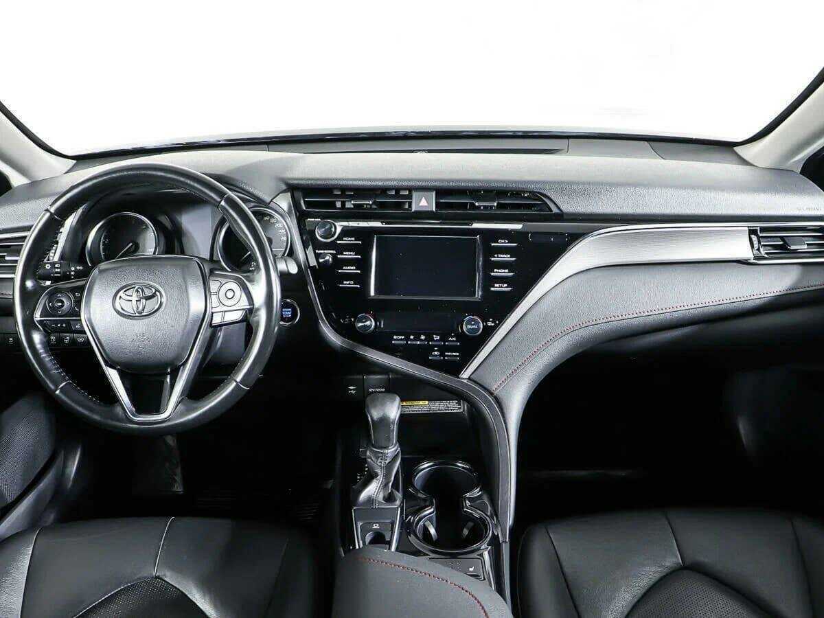 Toyota Camry 2020 года с пробегом. Фото: #10