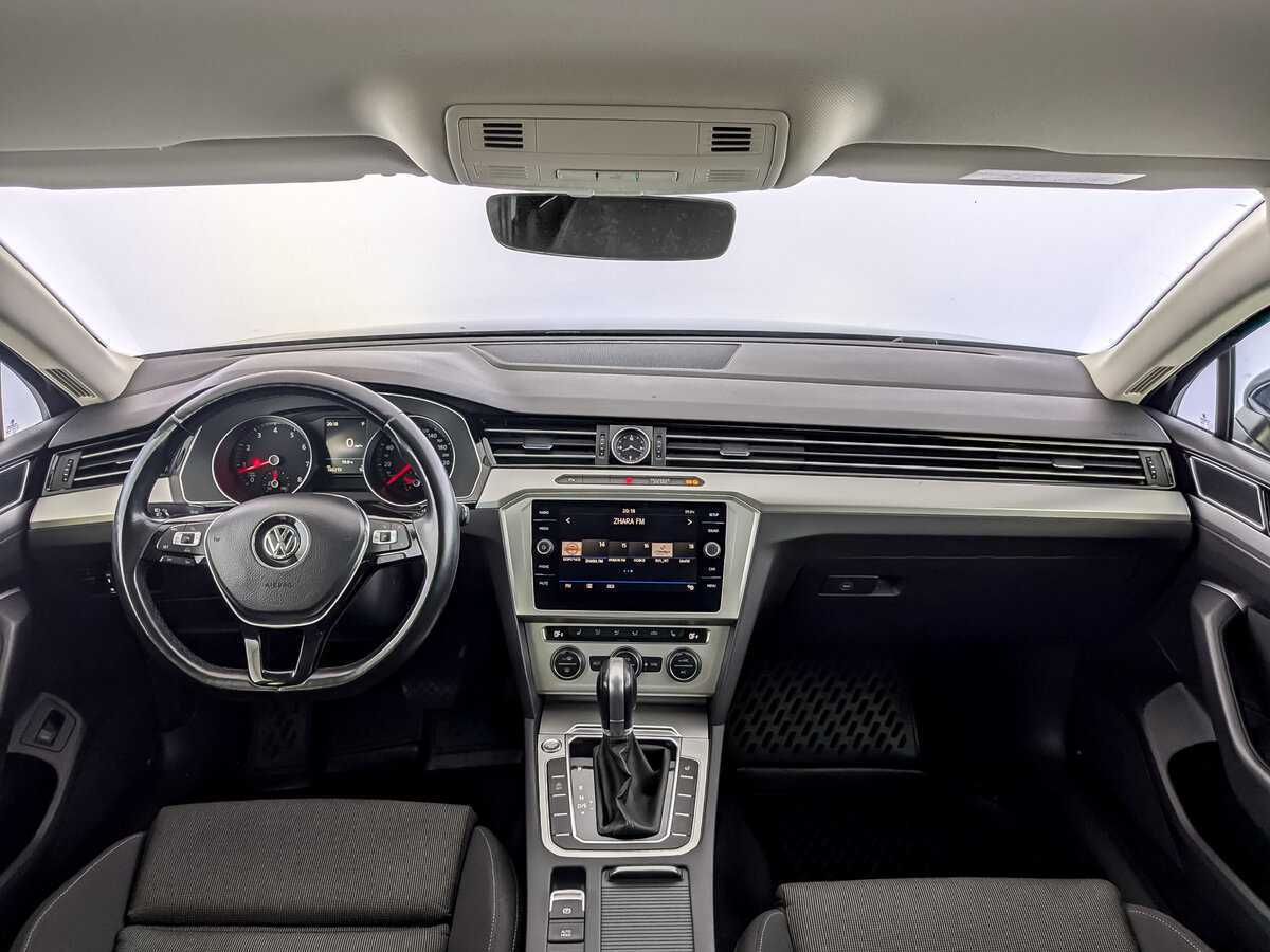 Volkswagen Passat 2018 года с пробегом. Фото: #11