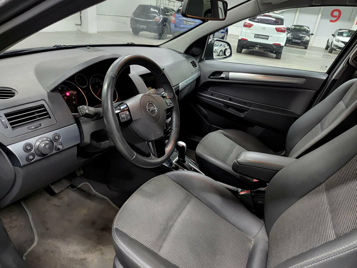 Opel Astra 2012 года с пробегом. Фото: #13