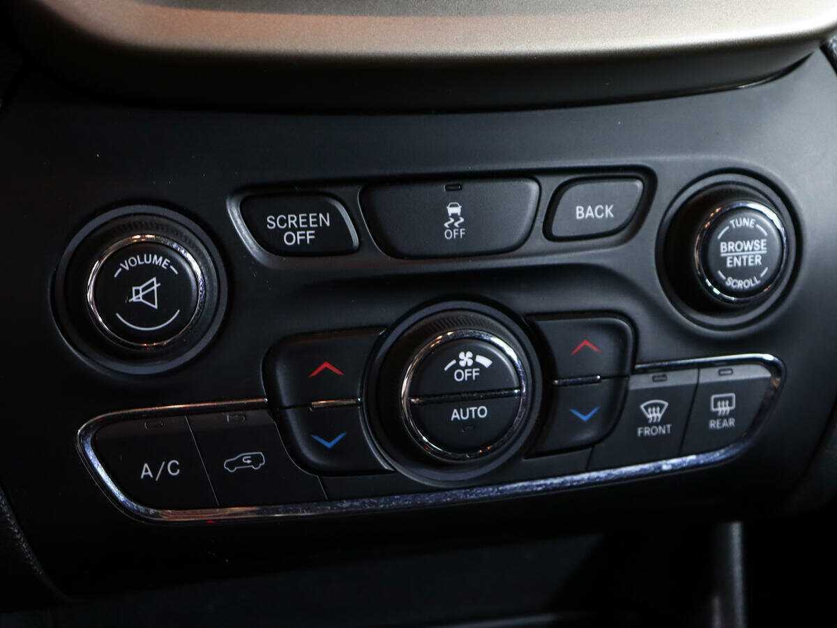 Jeep Cherokee 2014 года с пробегом. Фото: #15