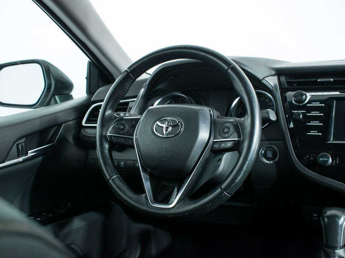 Toyota Camry 2020 года с пробегом. Фото: #13