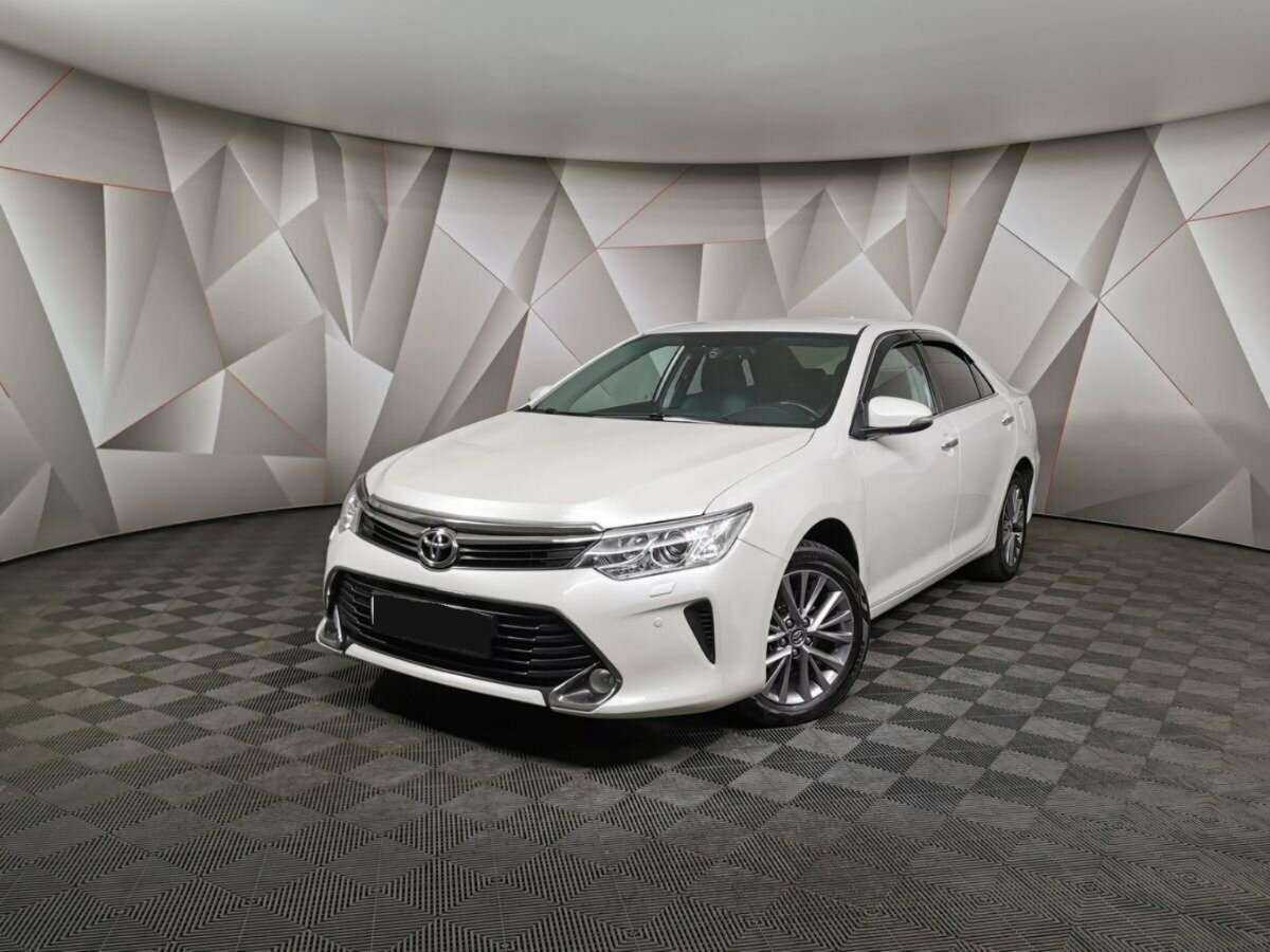 Toyota Camry 2016 года с пробегом. Посмотреть фото