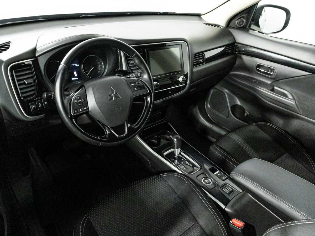 Mitsubishi Outlander 2021 года с пробегом. Фото: #10
