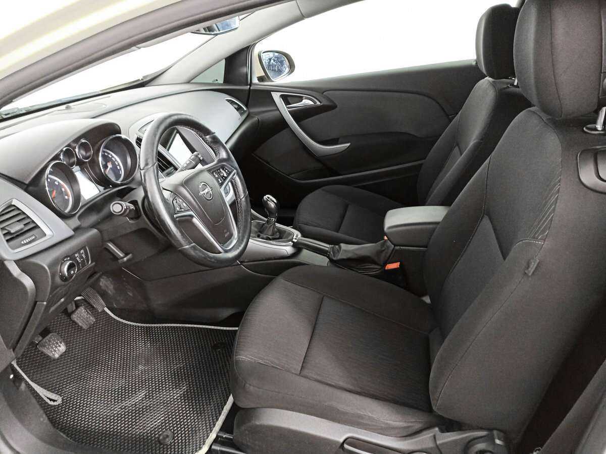 Opel Astra 2014 года с пробегом. Фото: #11