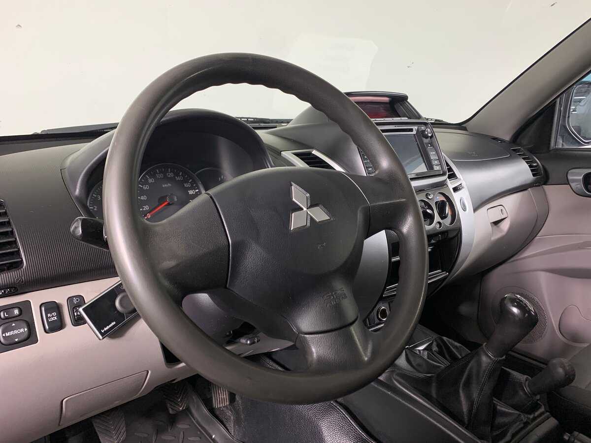Mitsubishi Pajero Sport 2014 года с пробегом. Фото: #11