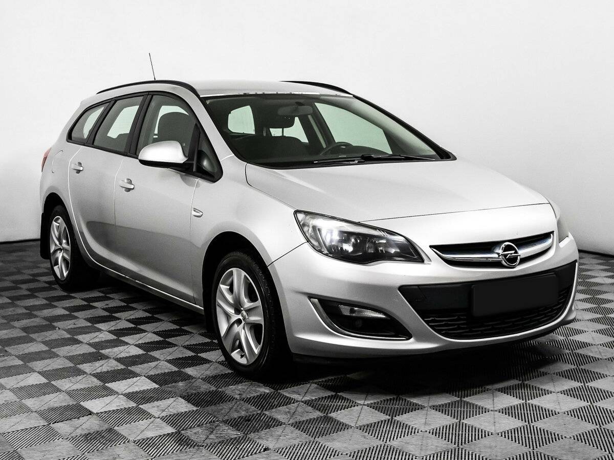 Opel Astra 2013 года с пробегом. Фото: #2