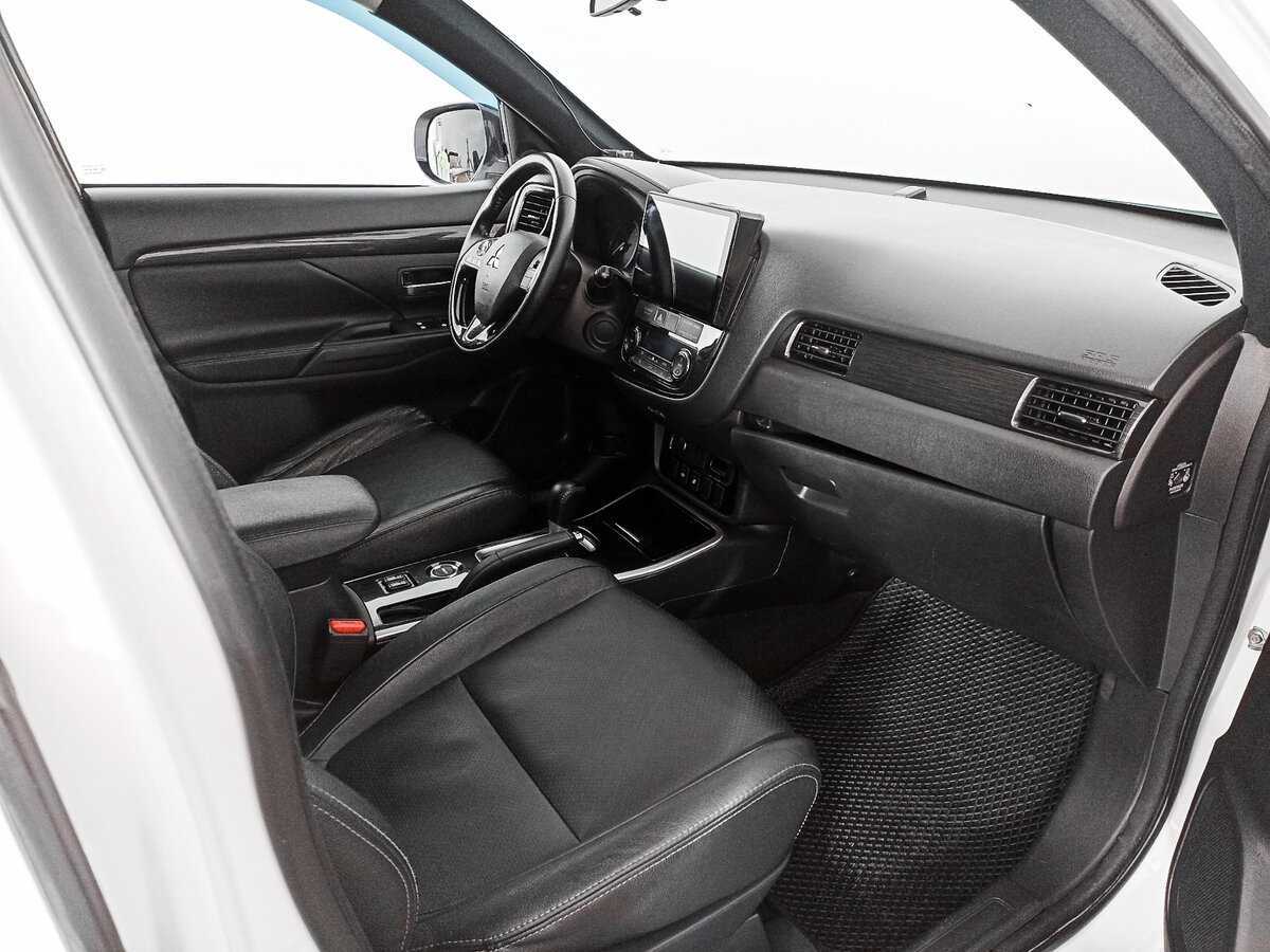 Mitsubishi Outlander 2018 года с пробегом. Фото: #8