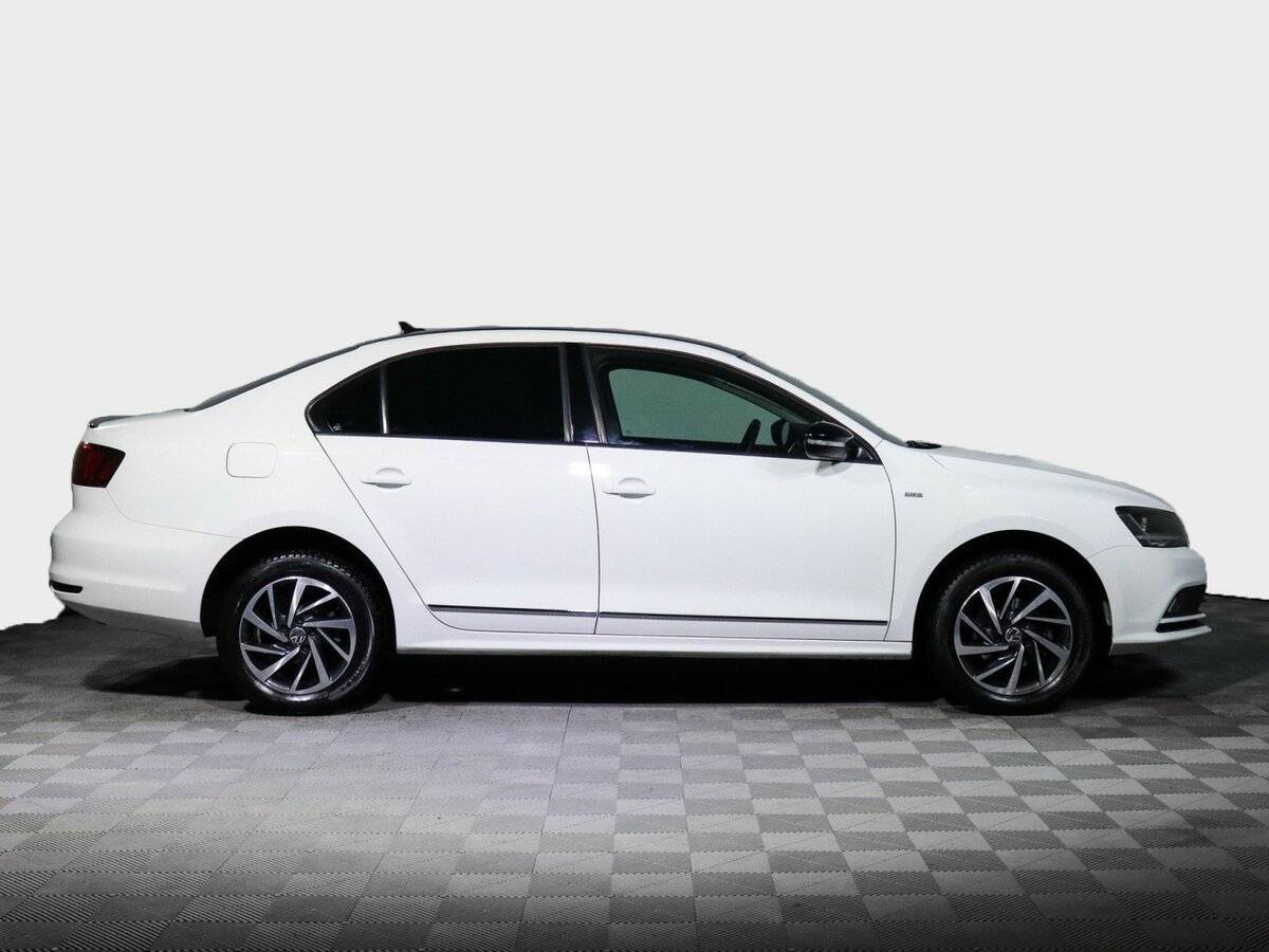 Volkswagen Jetta 2018 года с пробегом. Фото: #3