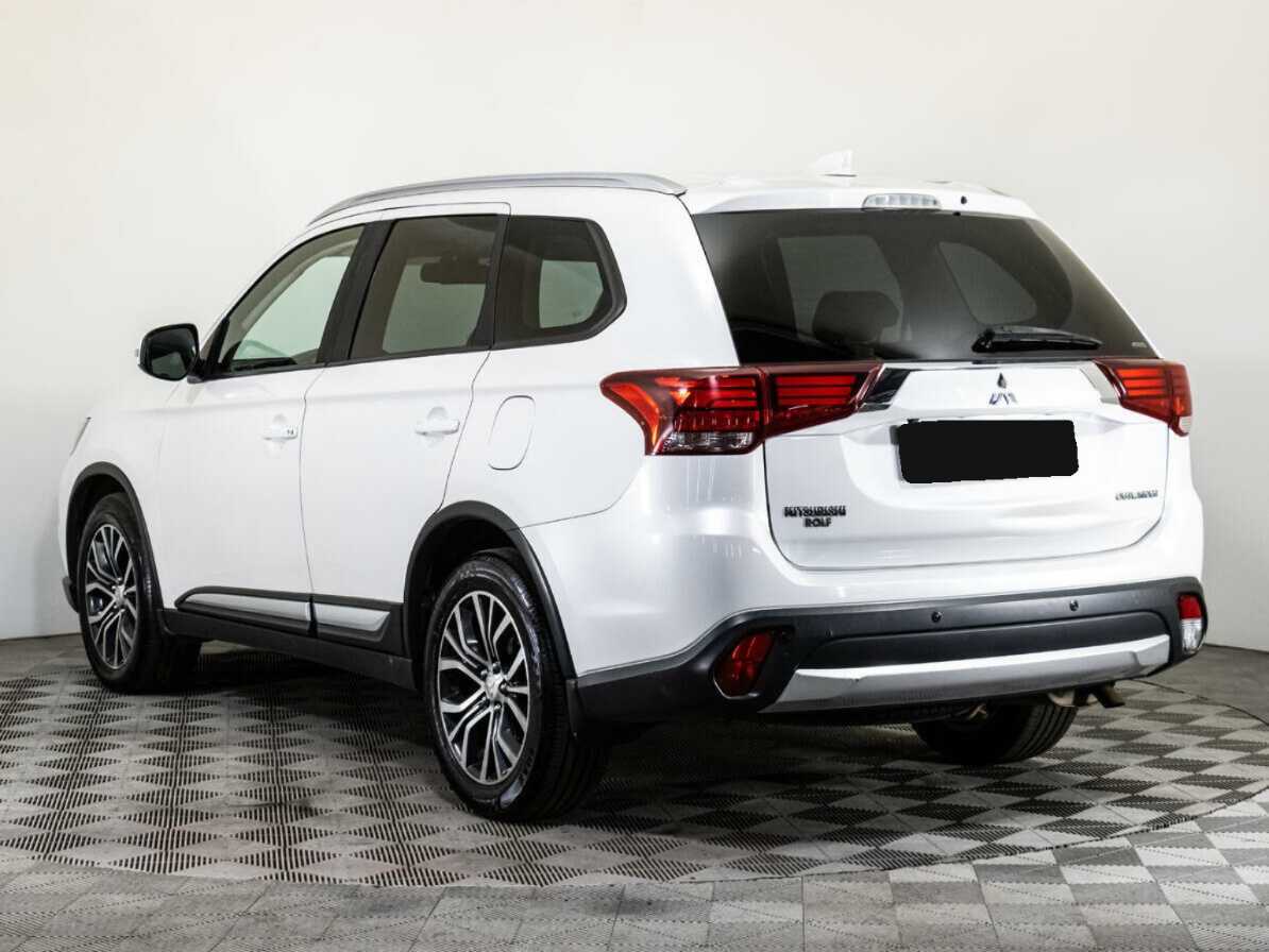Mitsubishi Outlander 2017 года с пробегом. Фото: #6