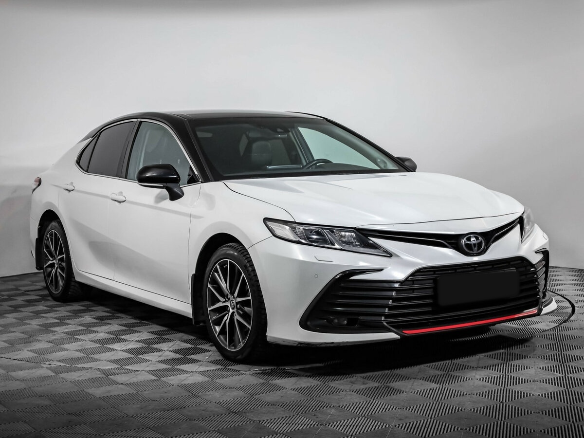 Toyota Camry 2021 года с пробегом. Фото: #2