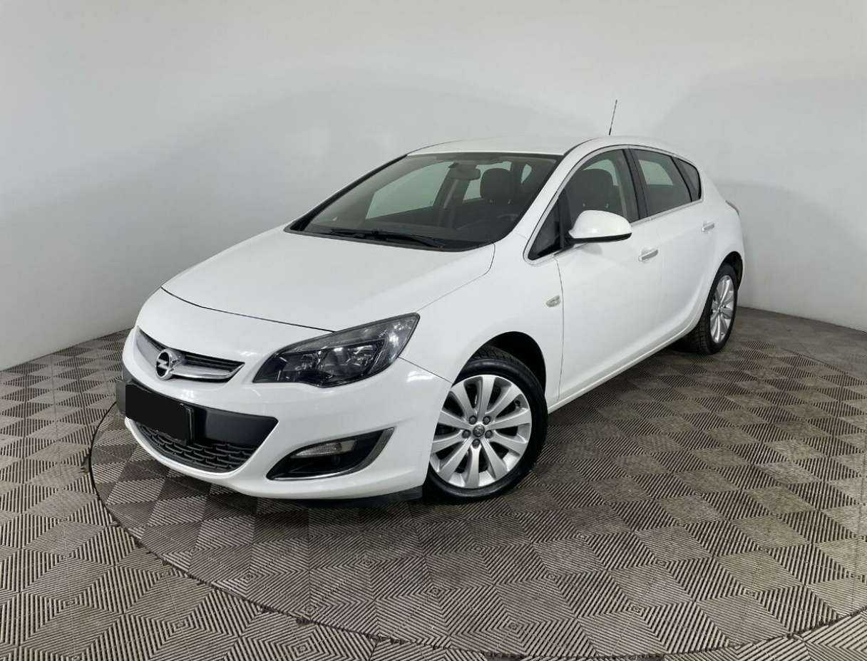 Opel Astra 2013 года с пробегом. Посмотреть фото