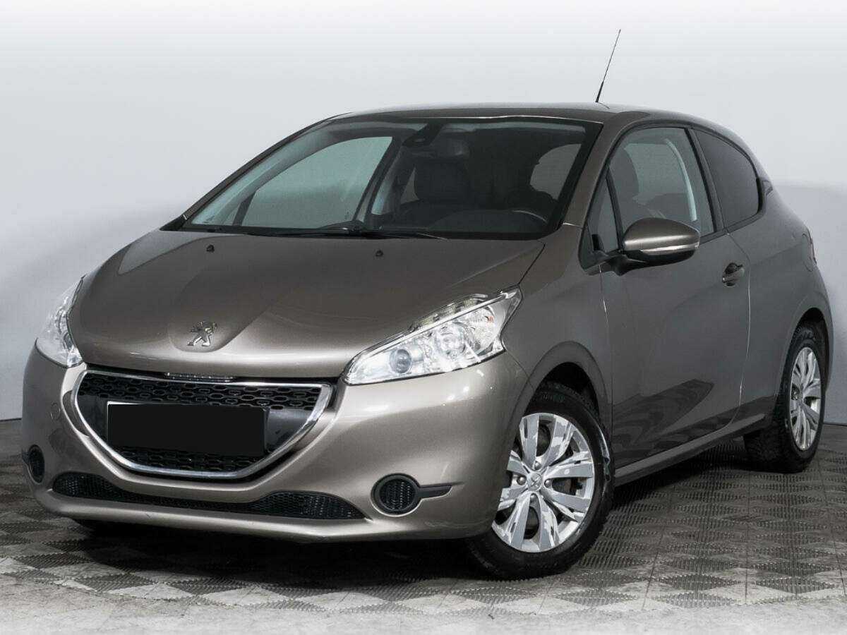 Peugeot 208 2013 года с пробегом. Посмотреть фото