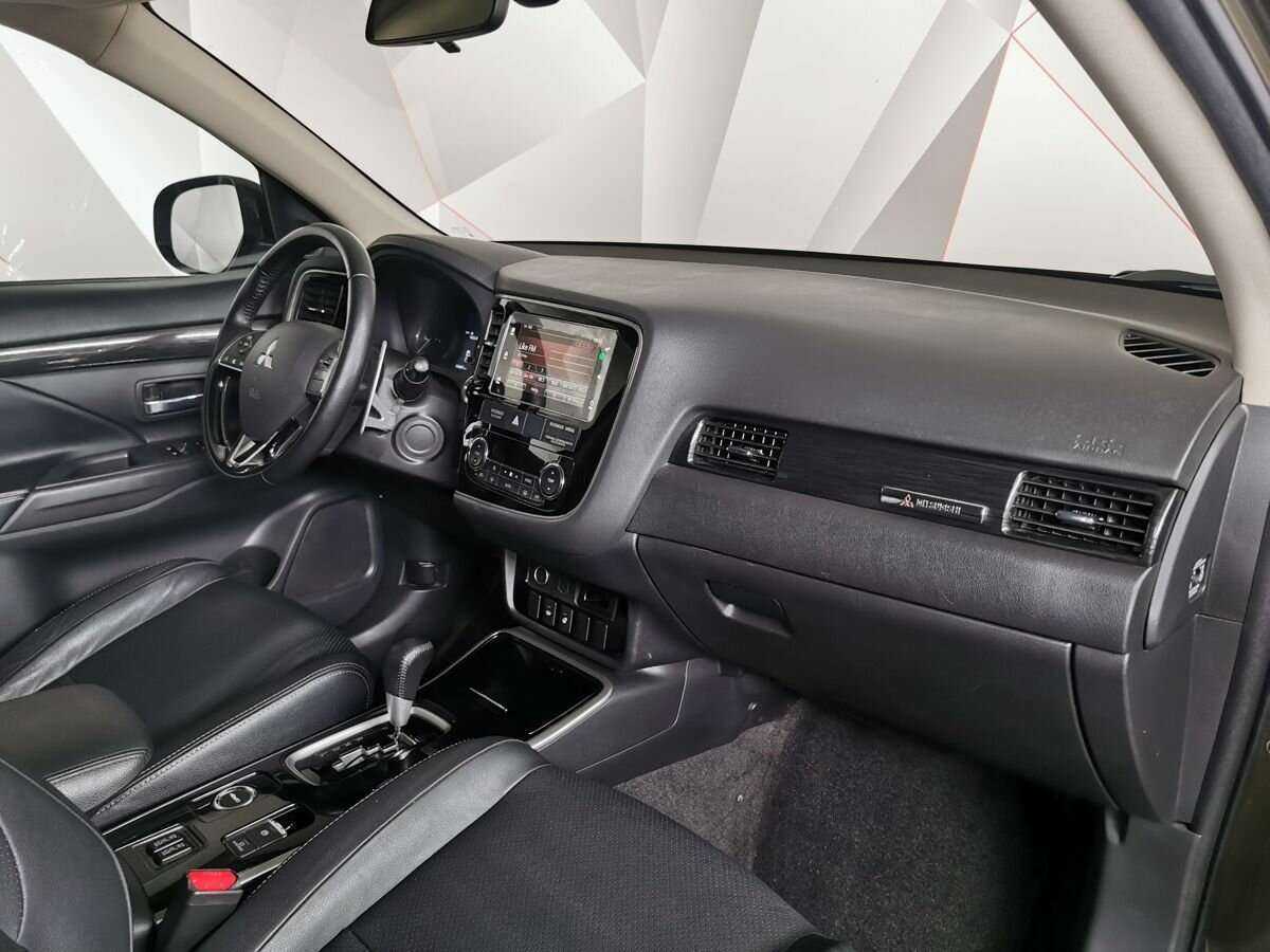 Mitsubishi Outlander 2018 года с пробегом. Фото: #8