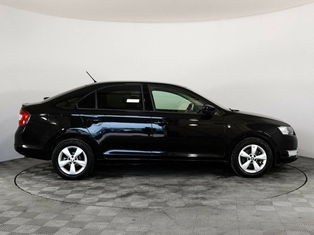 Skoda Rapid 2015 года с пробегом. Фото: #3