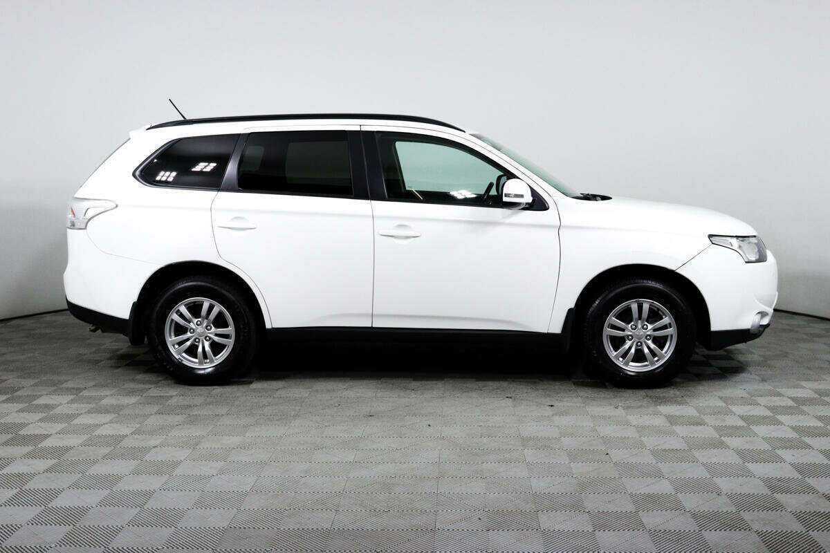 Mitsubishi Outlander 2013 года с пробегом. Фото: #3