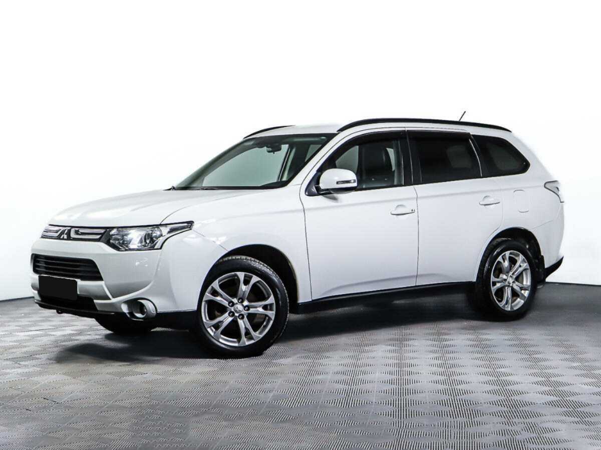 Mitsubishi Outlander 2013 года с пробегом. Посмотреть фото