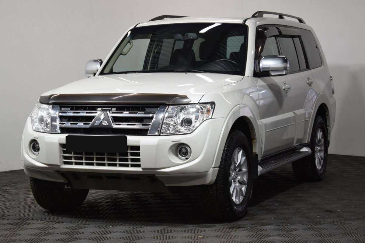 Mitsubishi Pajero 2014 года с пробегом. Посмотреть фото