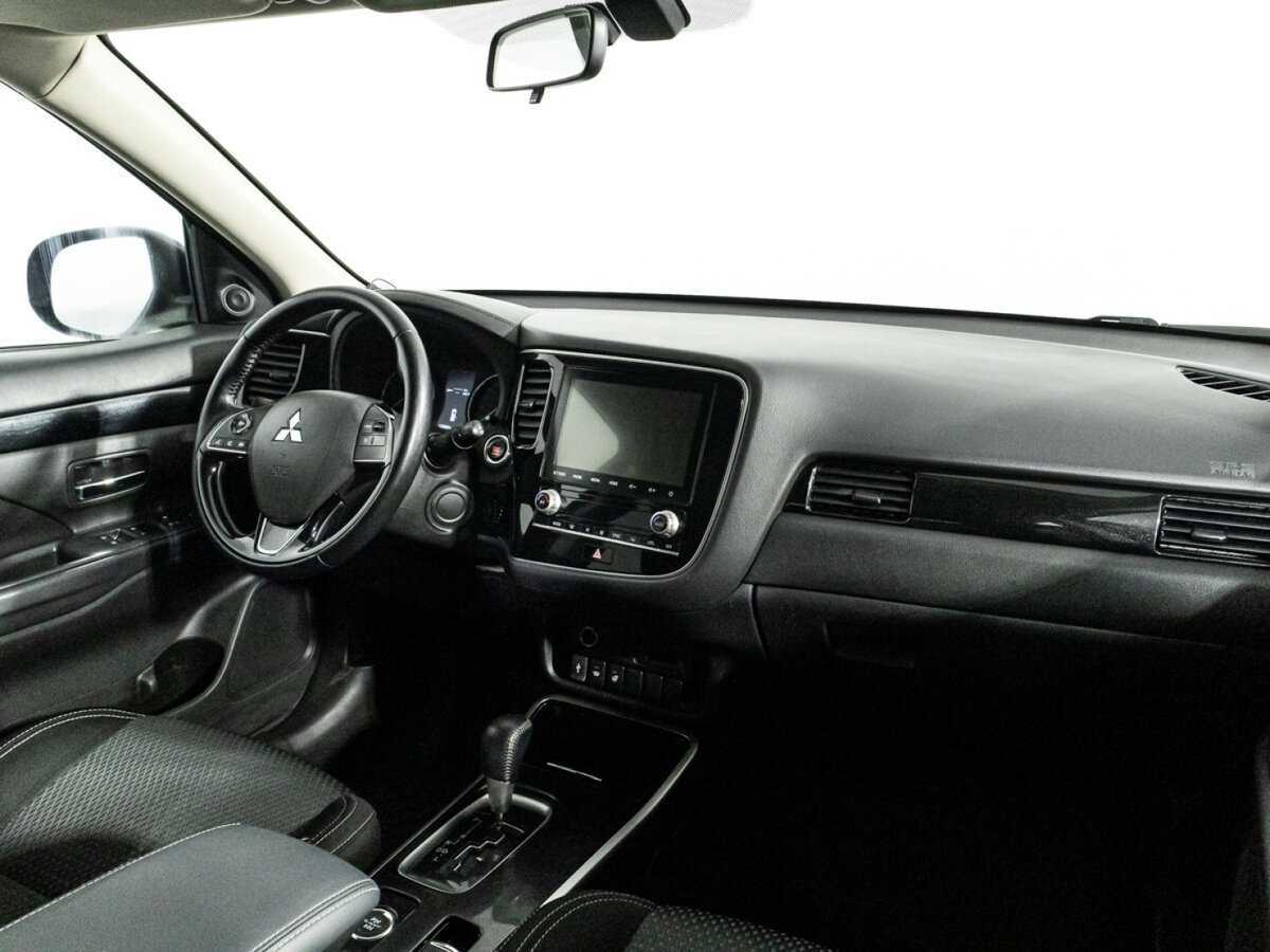 Mitsubishi Outlander 2021 года с пробегом. Фото: #8