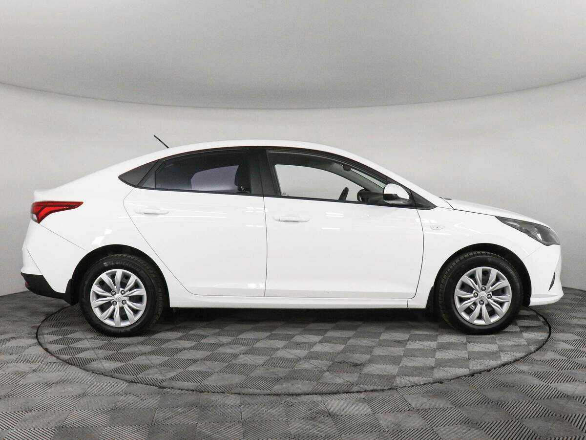 Hyundai Solaris 2021 года с пробегом. Фото: #3