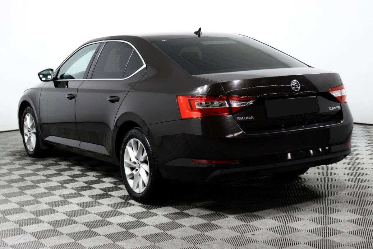 Skoda Superb 2015 года с пробегом. Фото: #6
