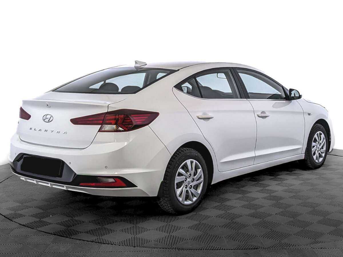 Hyundai Elantra 2020 года с пробегом. Фото: #4