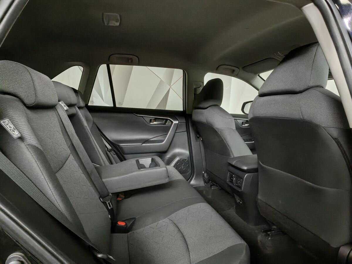 Toyota RAV4 2020 года с пробегом. Фото: #11