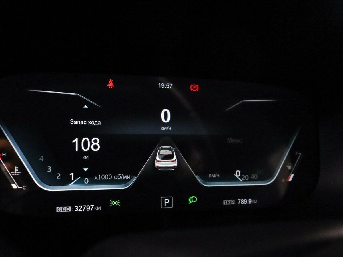 Москвич 3 2023 года с пробегом. Фото: #5