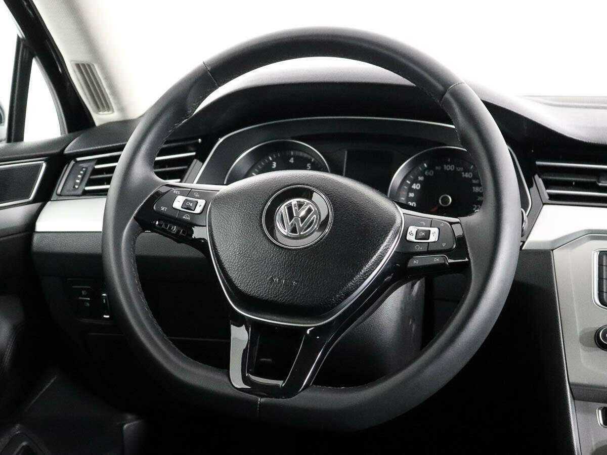 Volkswagen Passat 2017 года с пробегом. Фото: #12