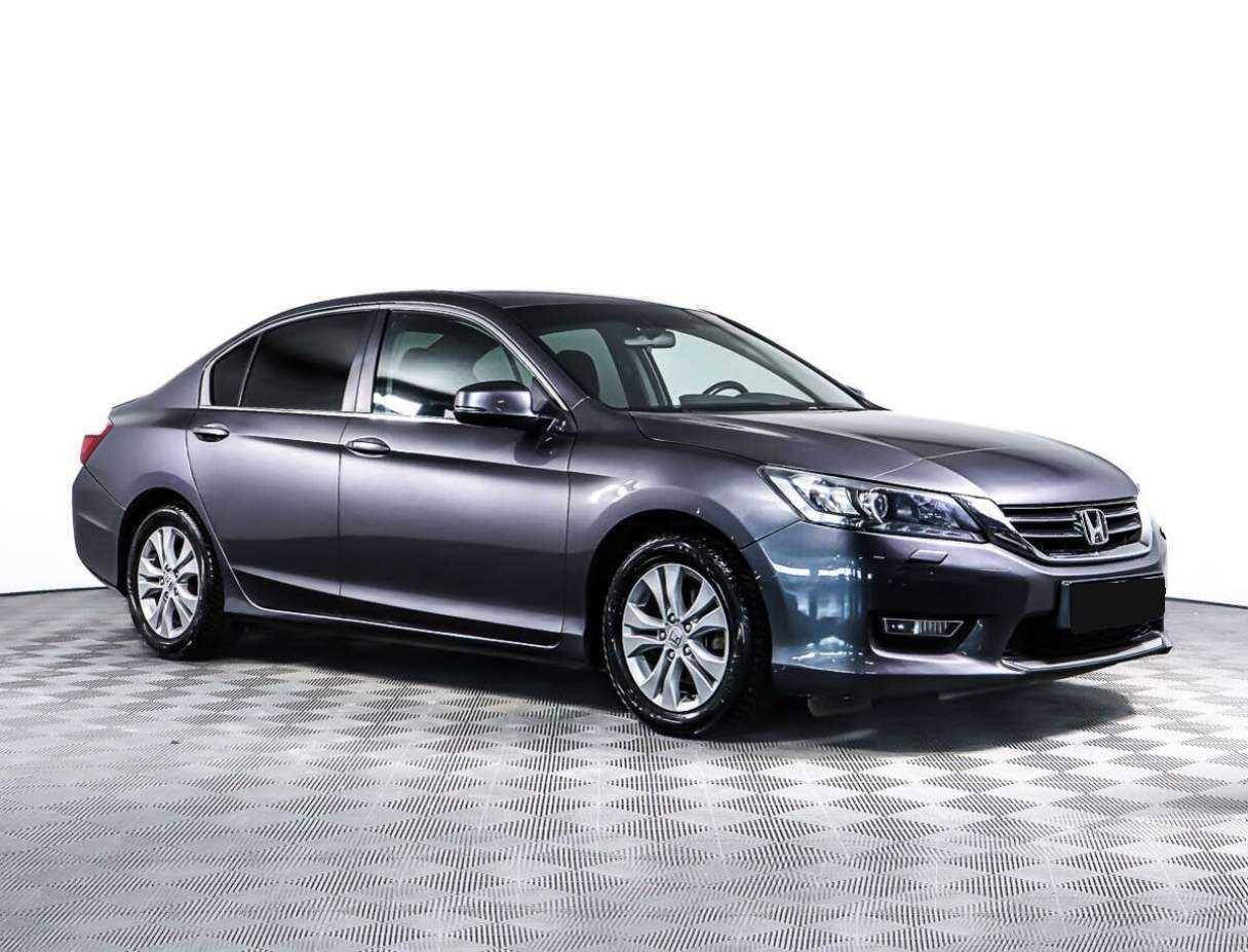 Honda Accord 2013 года с пробегом. Фото: #1
