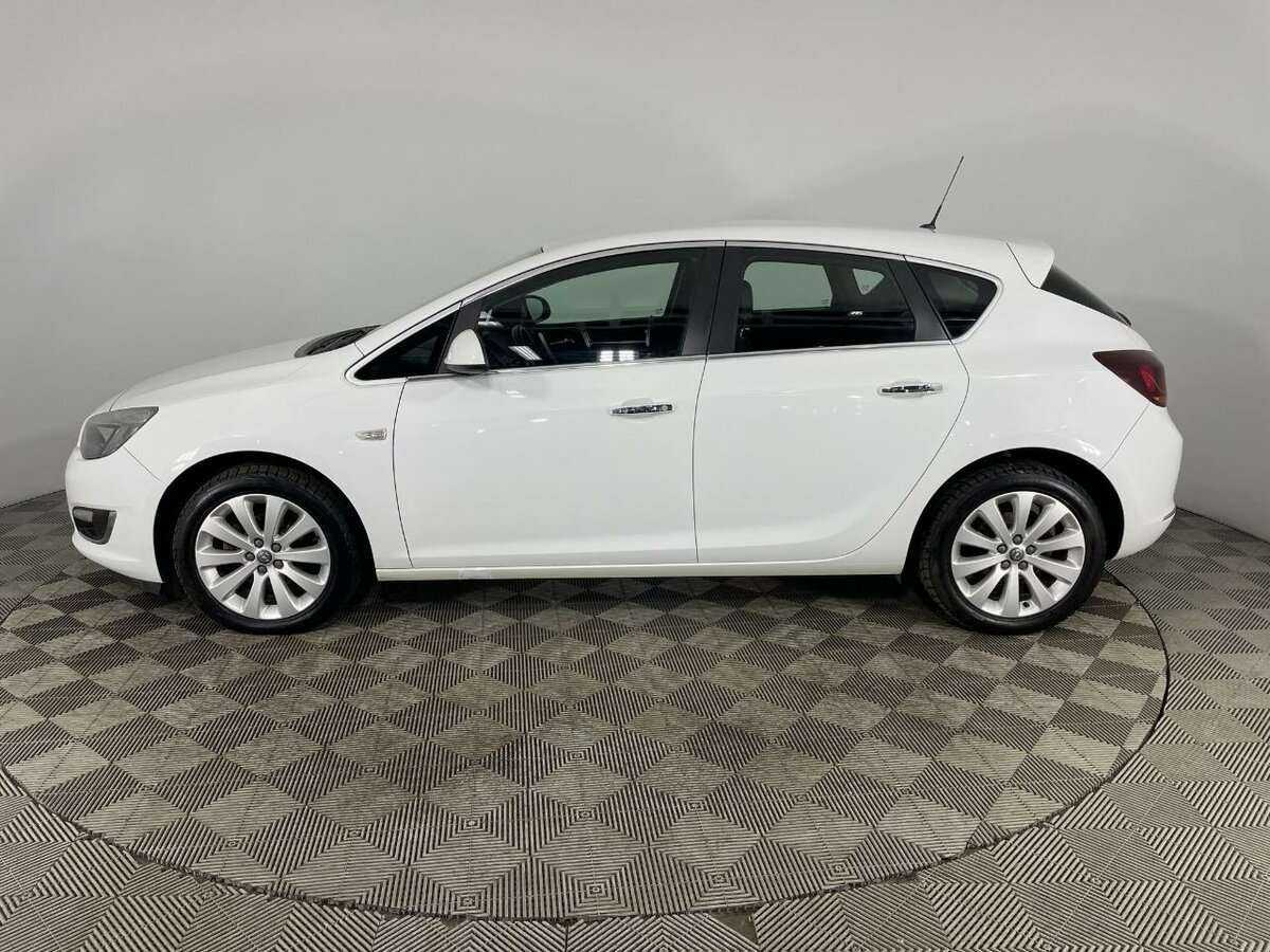 Opel Astra 2013 года с пробегом. Фото: #4