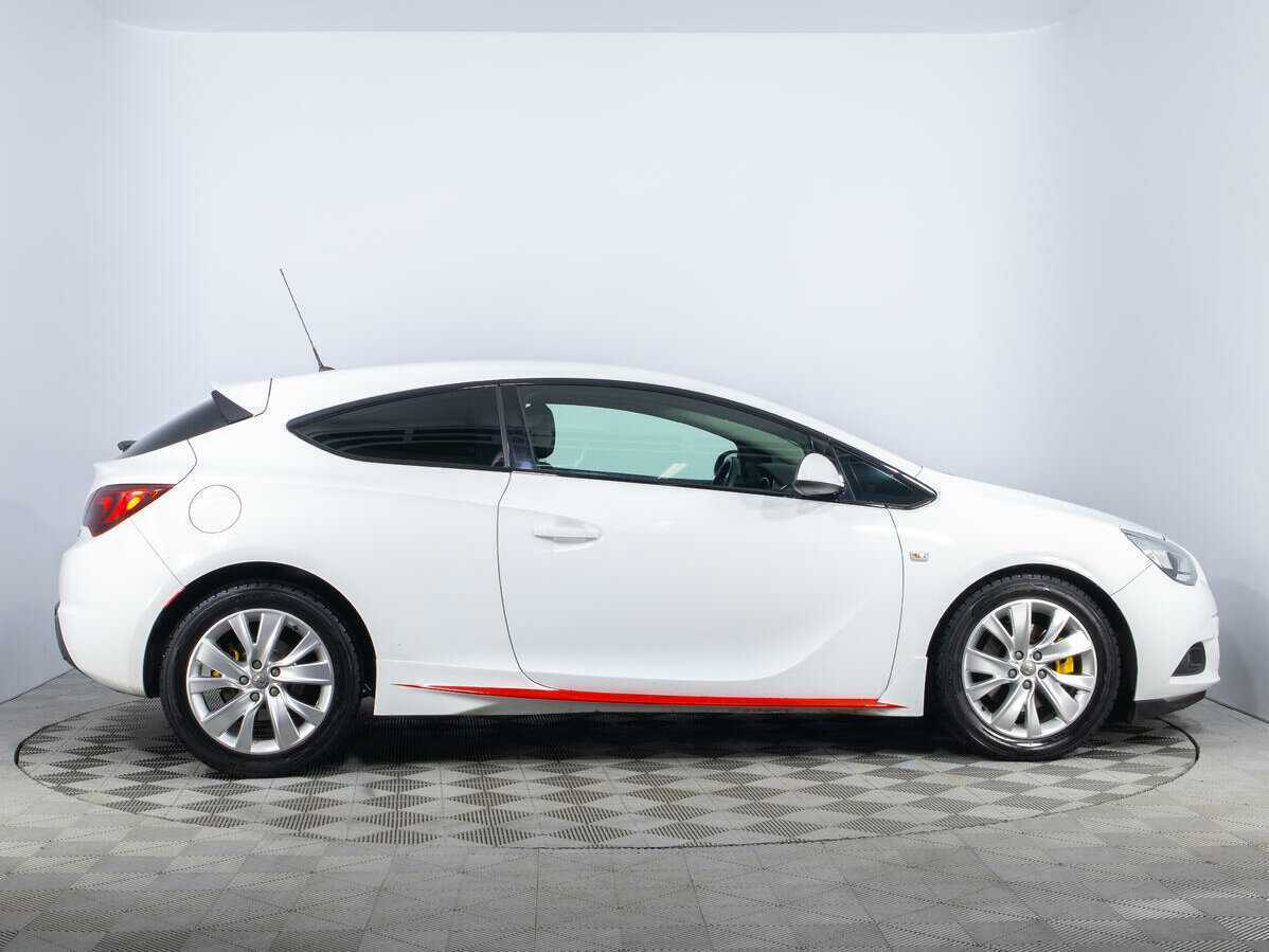 Opel Astra 2014 года с пробегом. Фото: #3