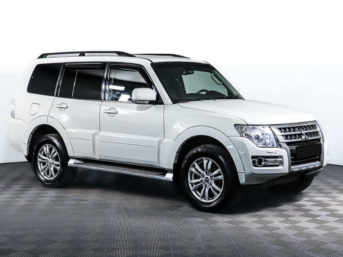 Mitsubishi Pajero 2014 года с пробегом. Посмотреть фото