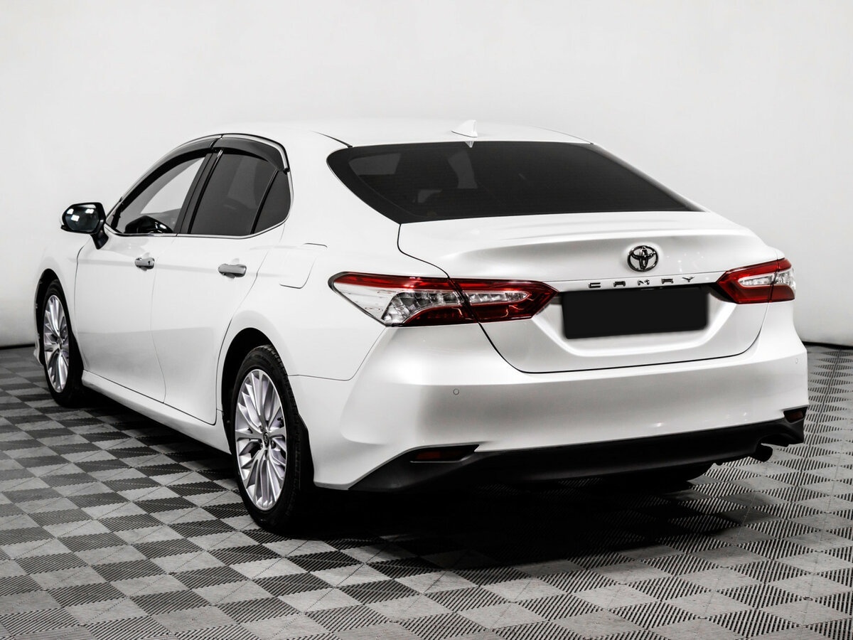 Toyota Camry 2019 года с пробегом. Фото: #6