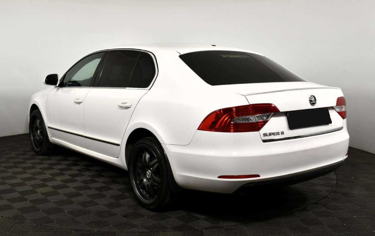 Skoda Superb 2015 года с пробегом. Фото: #3