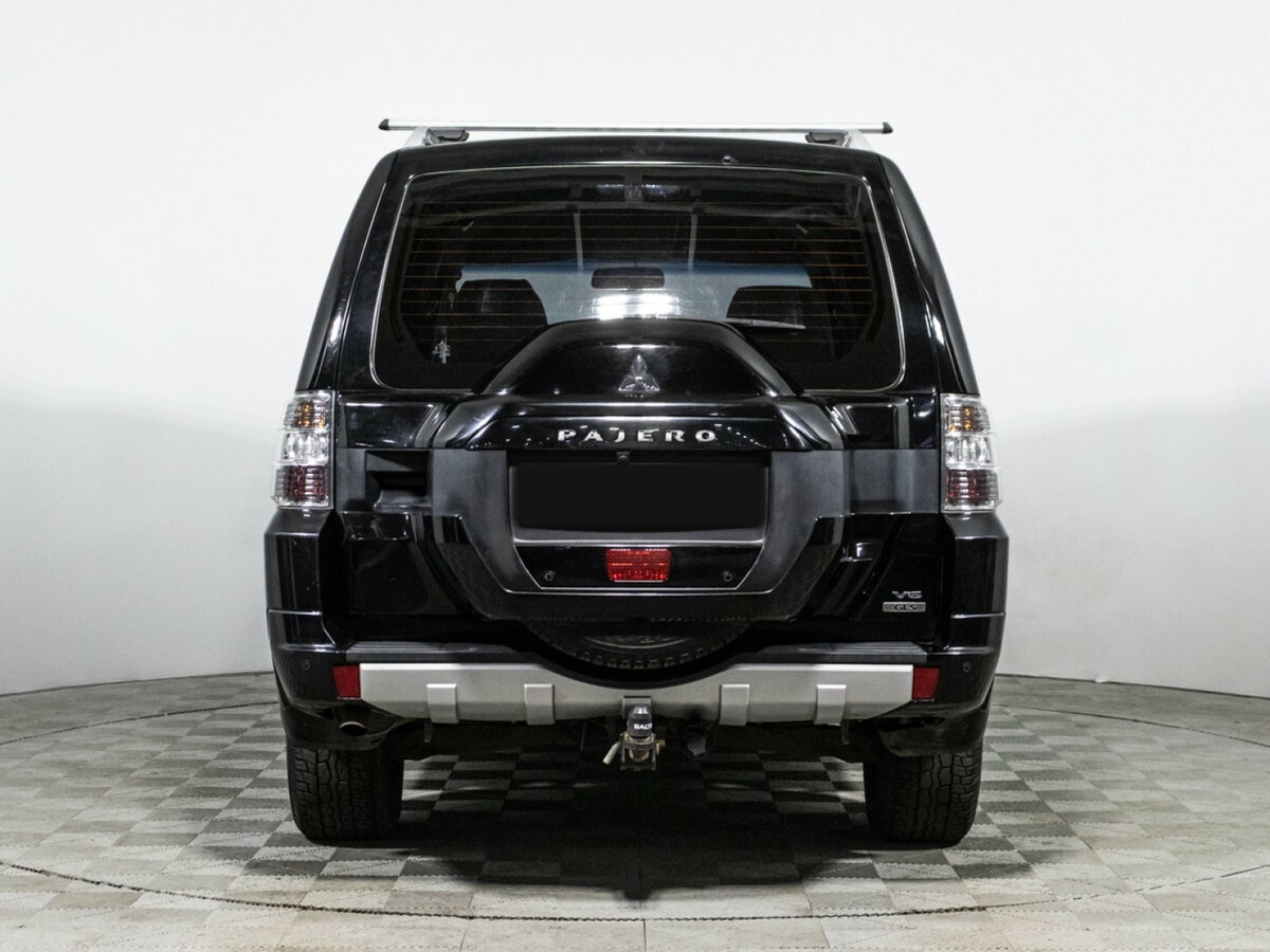 Mitsubishi Pajero 2017 года с пробегом. Фото: #4