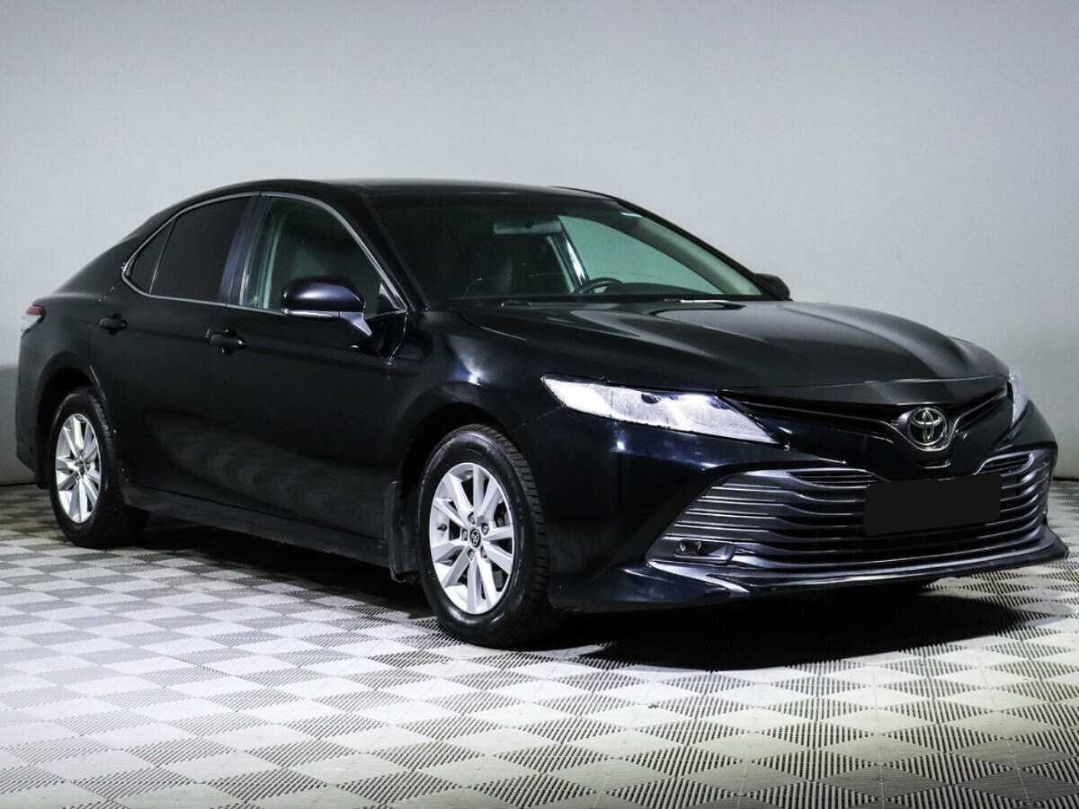 Toyota Camry 2021 года с пробегом. Фото: #2