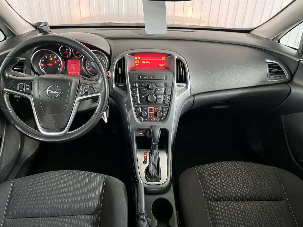 Opel Astra 2013 года с пробегом. Фото: #8