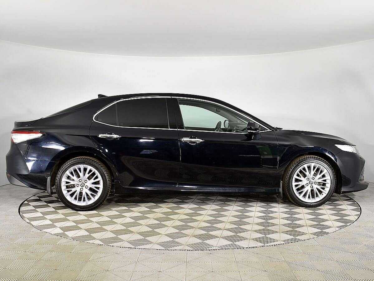 Toyota Camry 2020 года с пробегом. Фото: #4