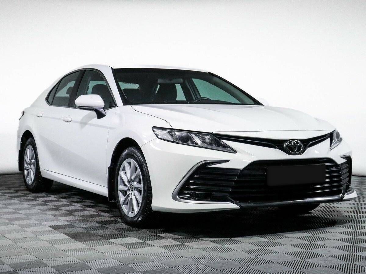 Toyota Camry 2021 года с пробегом. Фото: #2