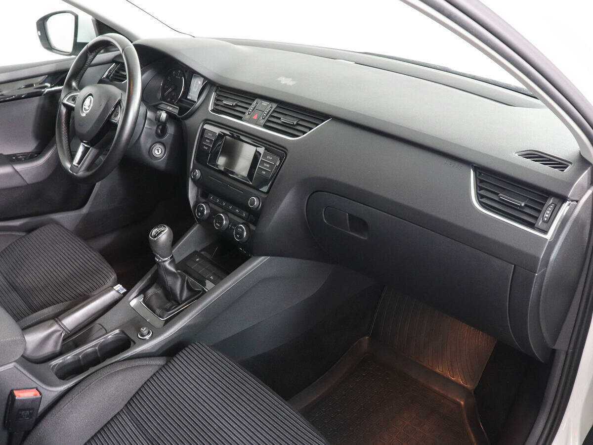 Skoda Octavia 2015 года с пробегом. Фото: #9