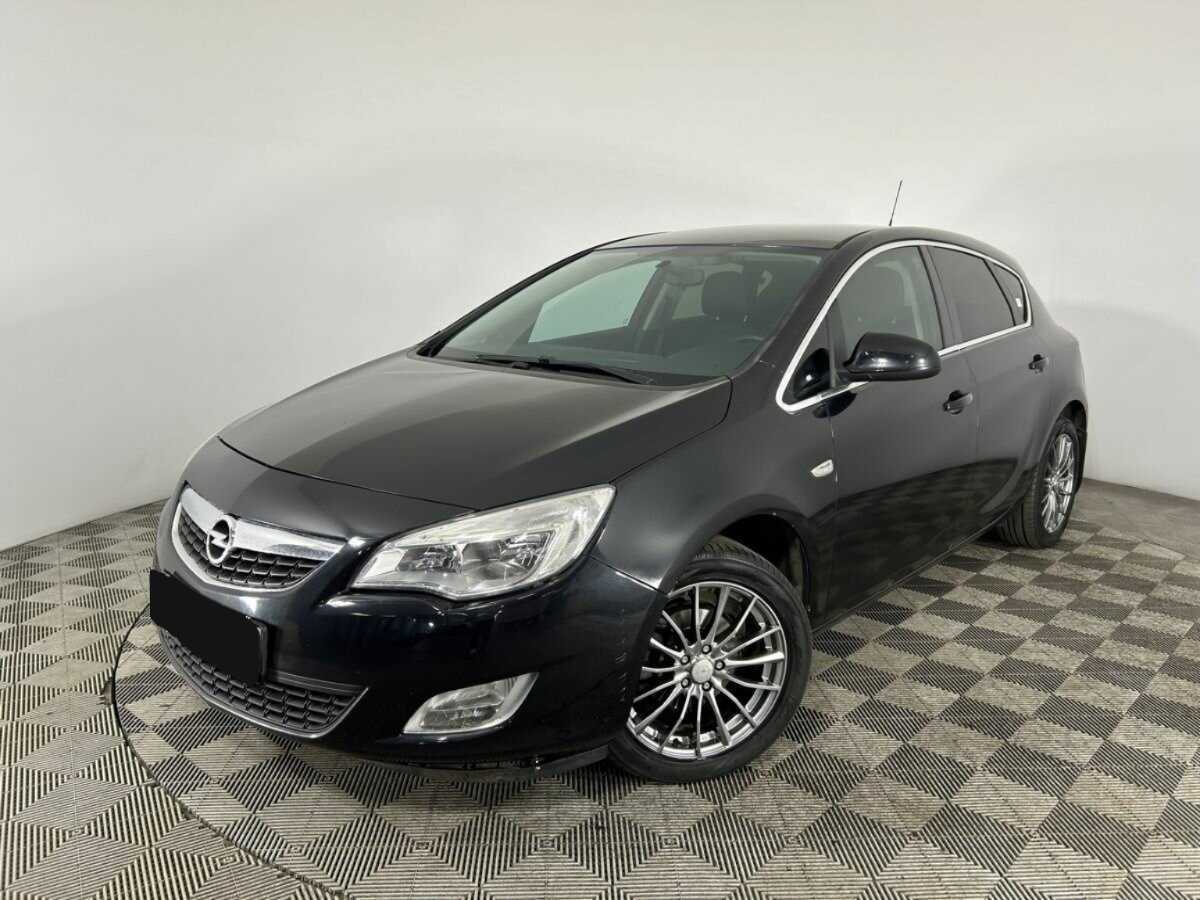 Opel Astra 2012 года с пробегом. Посмотреть фото