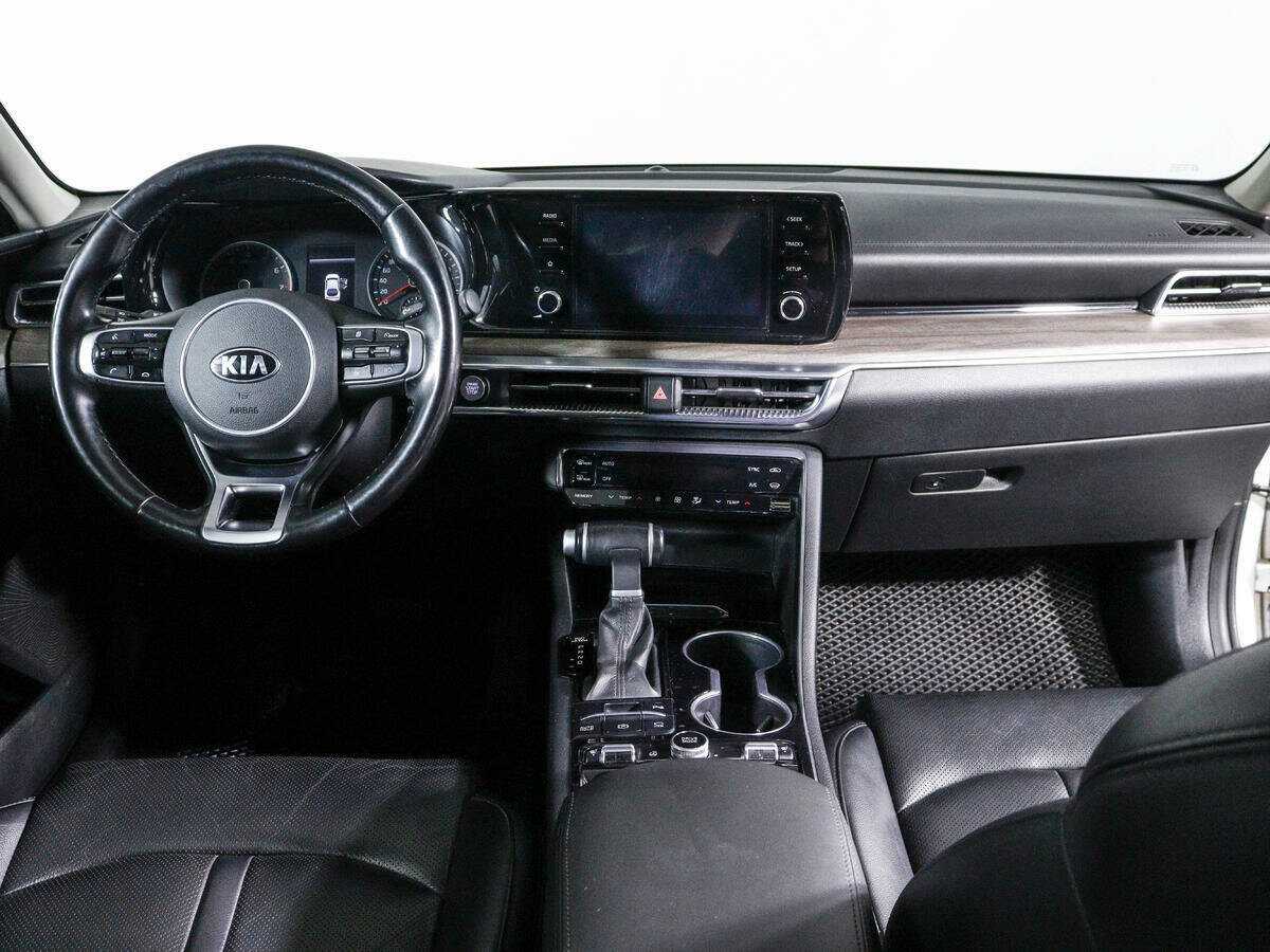 Kia K5 2020 года с пробегом. Фото: #11